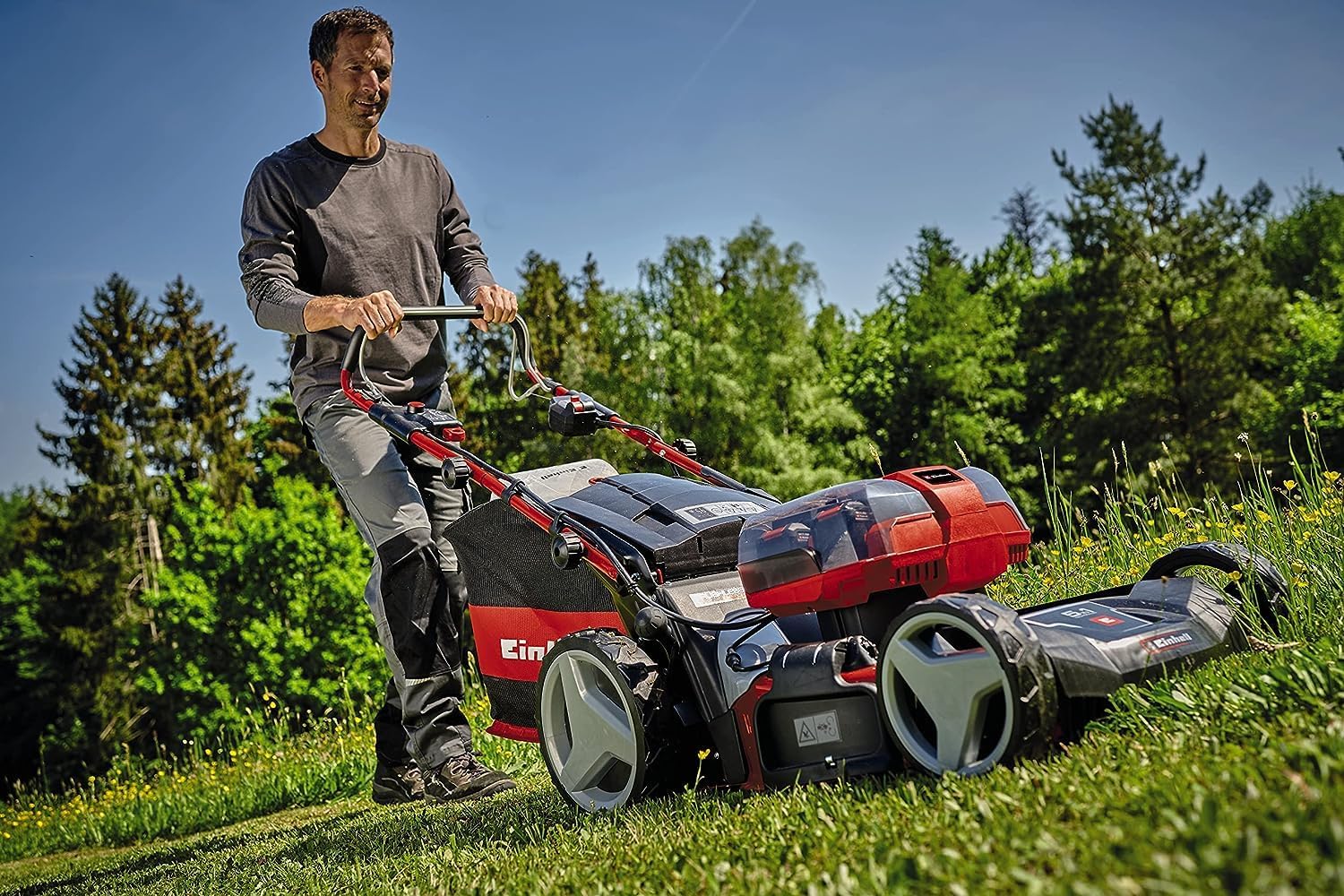 Akku-Rasenmäher 'GP-CM 36/47 S HW Li' mit 4 x 18 V Akkus und 2 Ladegeräten, bis 700 m
